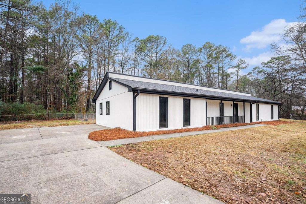 Photo of 3451 San Antonio Drive, Snellville, GA 30039 (MLS # 10652700)