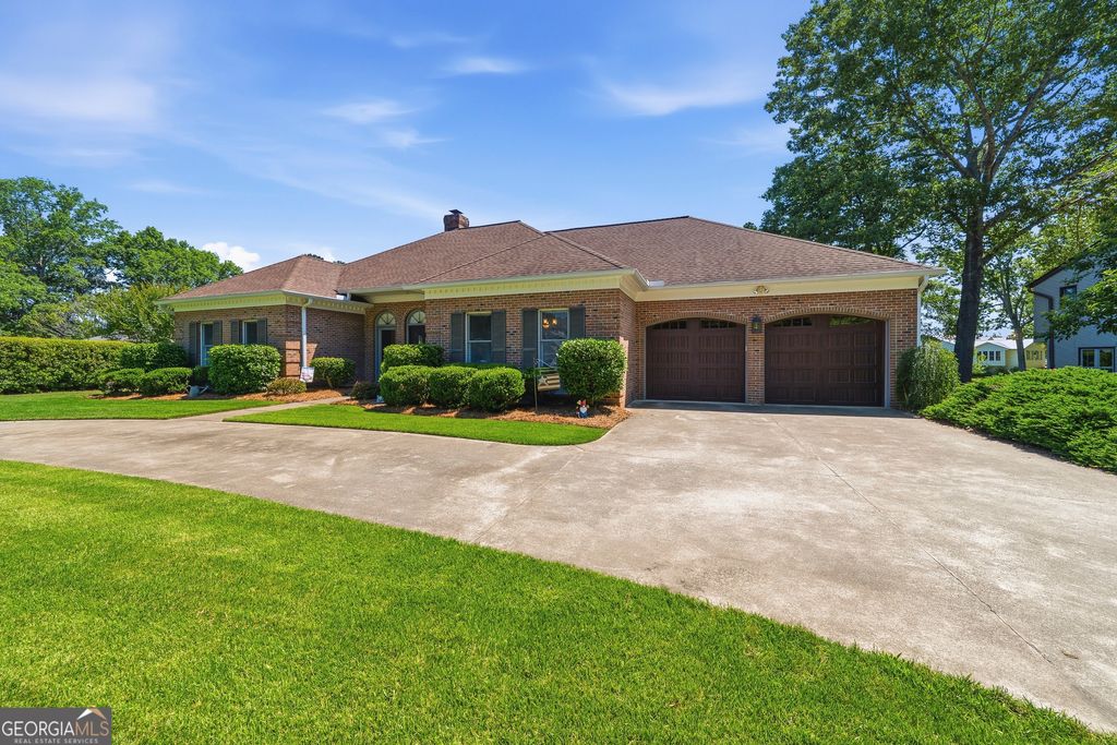 Photo of 104 Spruce Point, Eatonton, GA 31024 (MLS # 10761011)