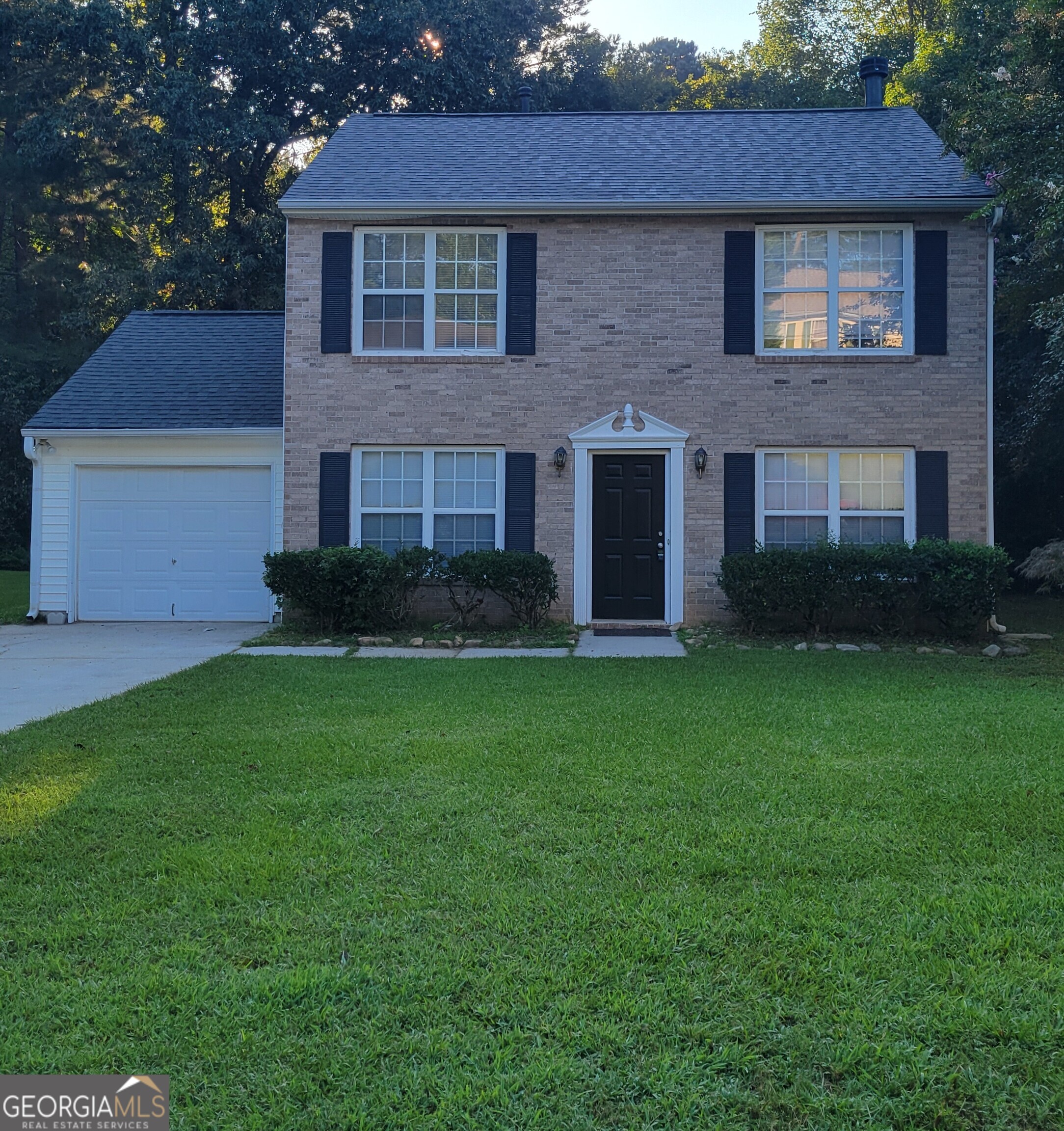 Move in ready home in Milam Manor subdivision! New paint, appliances, with new luxury vinyl plank throughout. And to top it all off, a new roof! Only minutes from Walmart, restaurants, I-85 & more! Come take a look and make this your new home