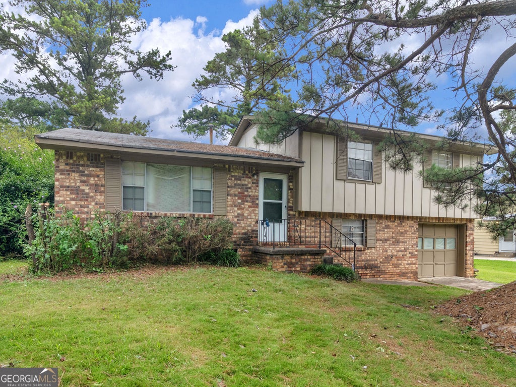 Photo of 206 W Windemere Way, Jonesboro, GA 30238 (MLS # 10790483)