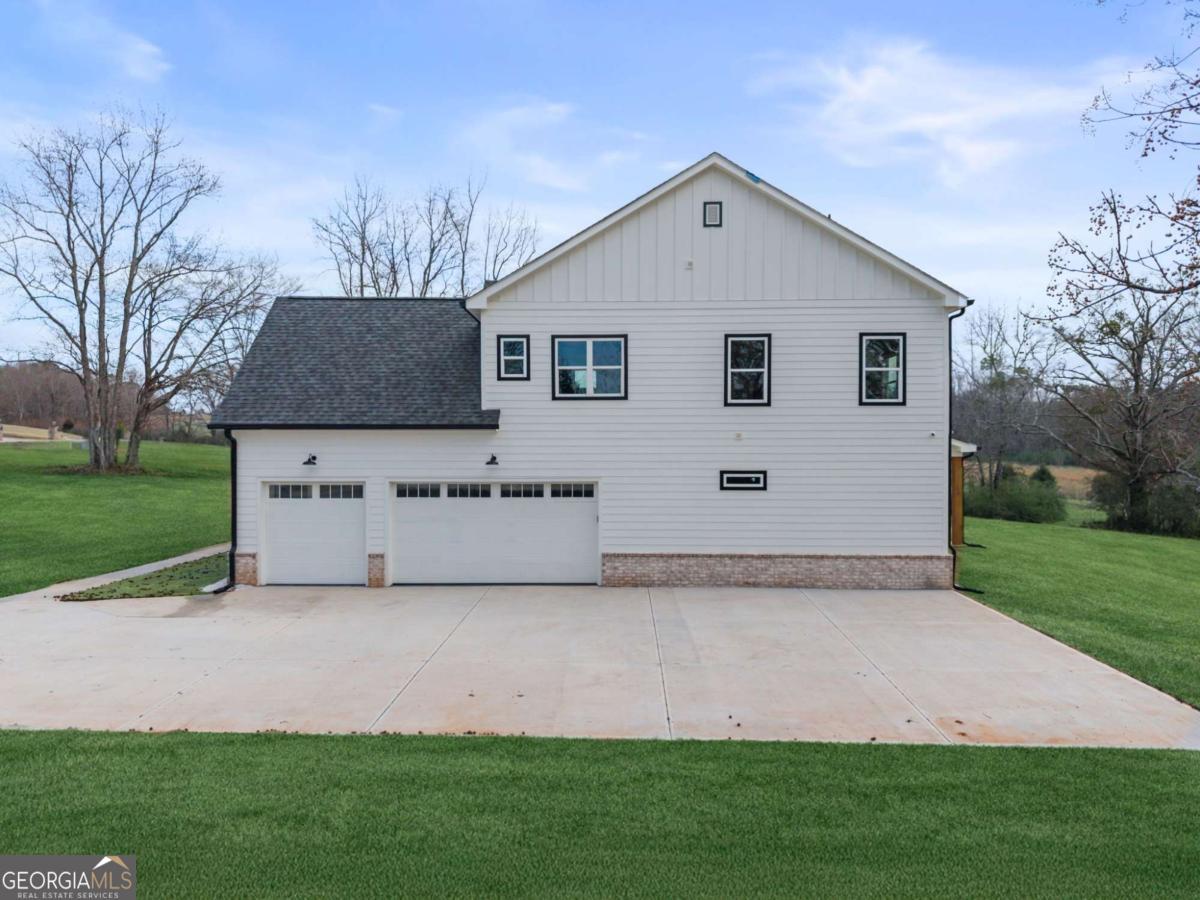 105 River Meadow LN