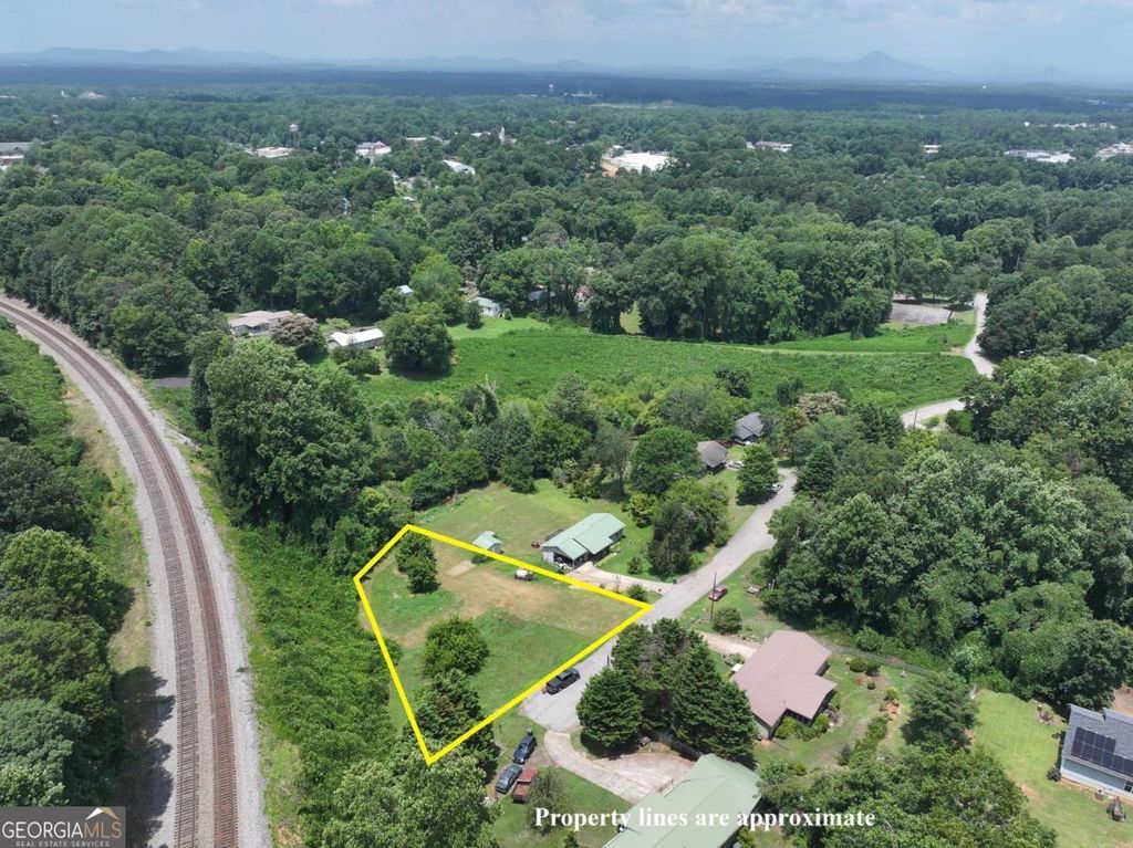 Photo of 0 Farlinger Street, Cornelia, GA 30531 (MLS # 10799021)