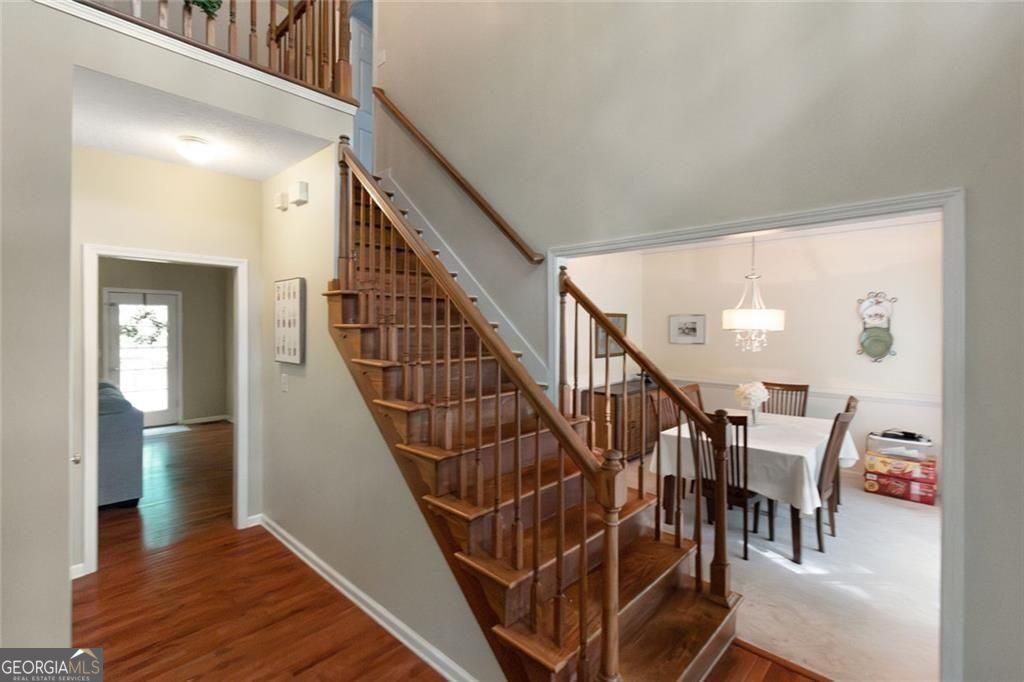 736 Ellison RD