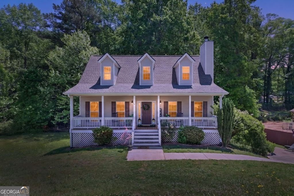 Photo of 132 Sunrise Strip, Carrollton, GA 30117 (MLS # 10758428)