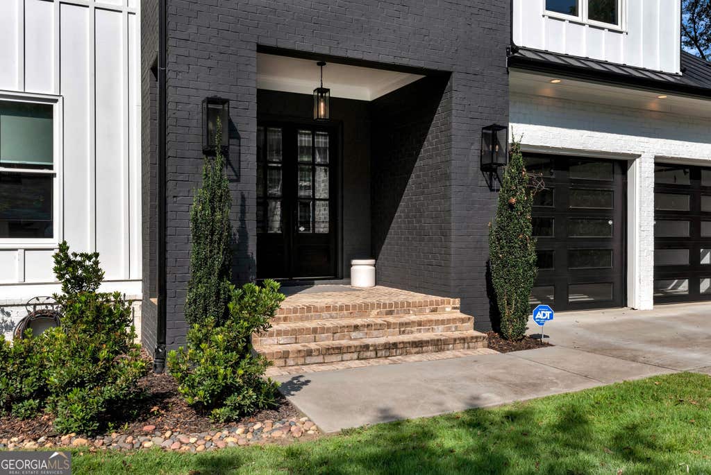 Photo of 2670 Carlton Place NE, Brookhaven, GA 30319 (MLS # 10831087)