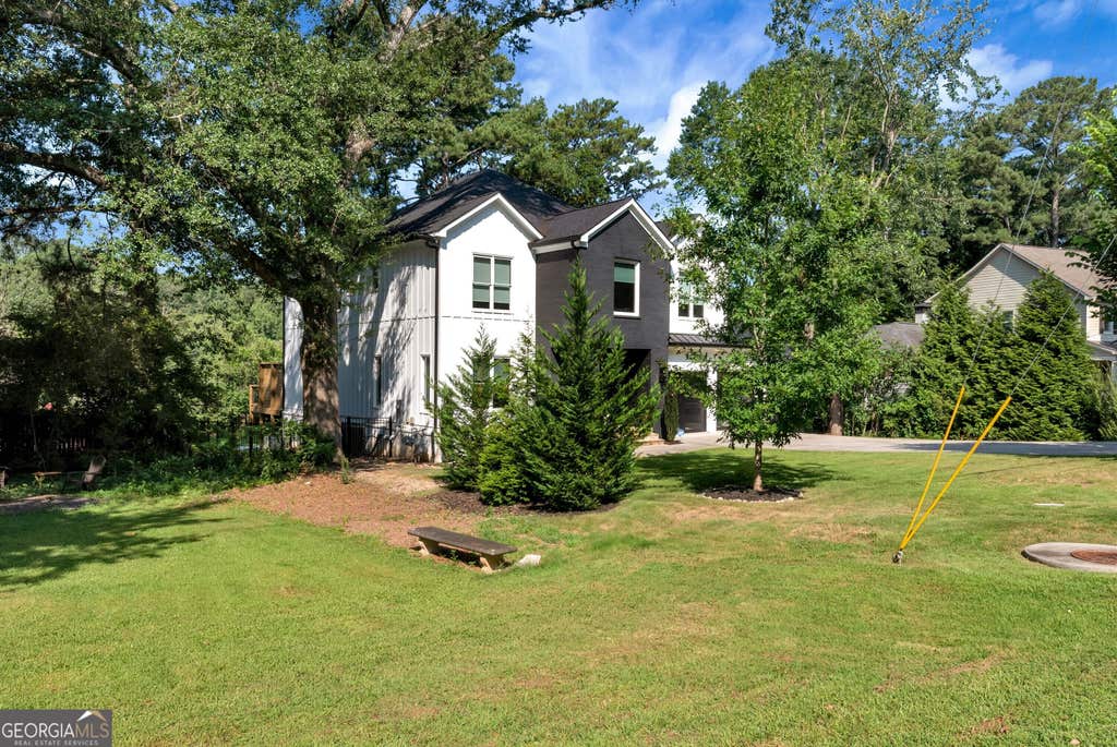 Photo of 2670 Carlton Place NE, Brookhaven, GA 30319 (MLS # 10831087)