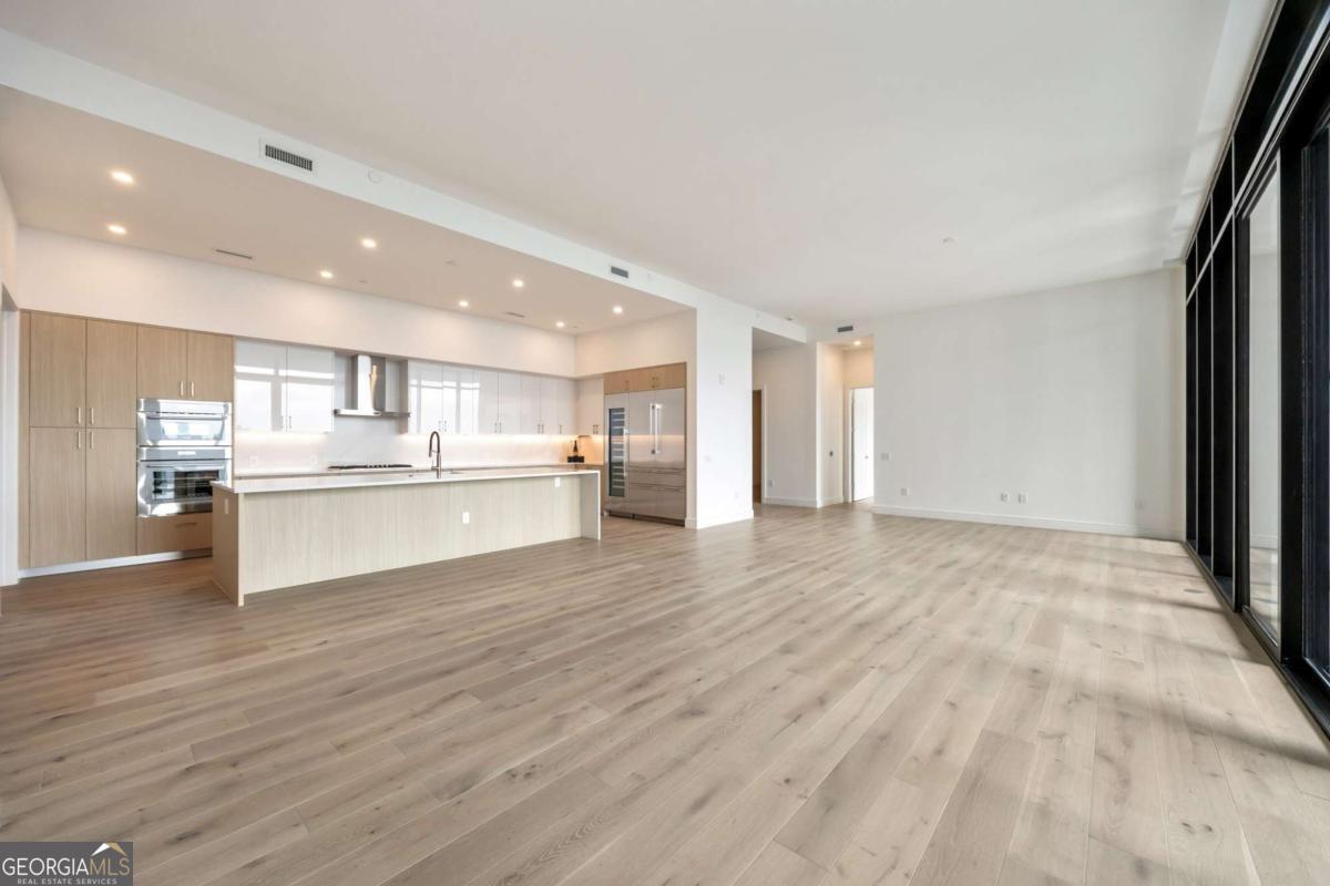 2425 Peachtree RD NE 1604
