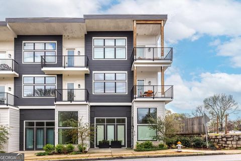 812 W College AVE Decatur GA 30030