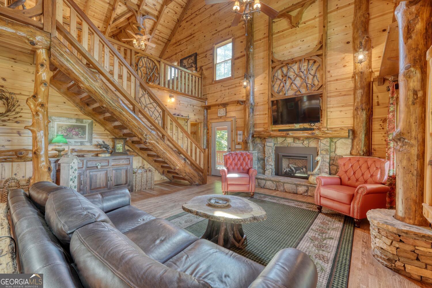 221 Green Valley TRL
