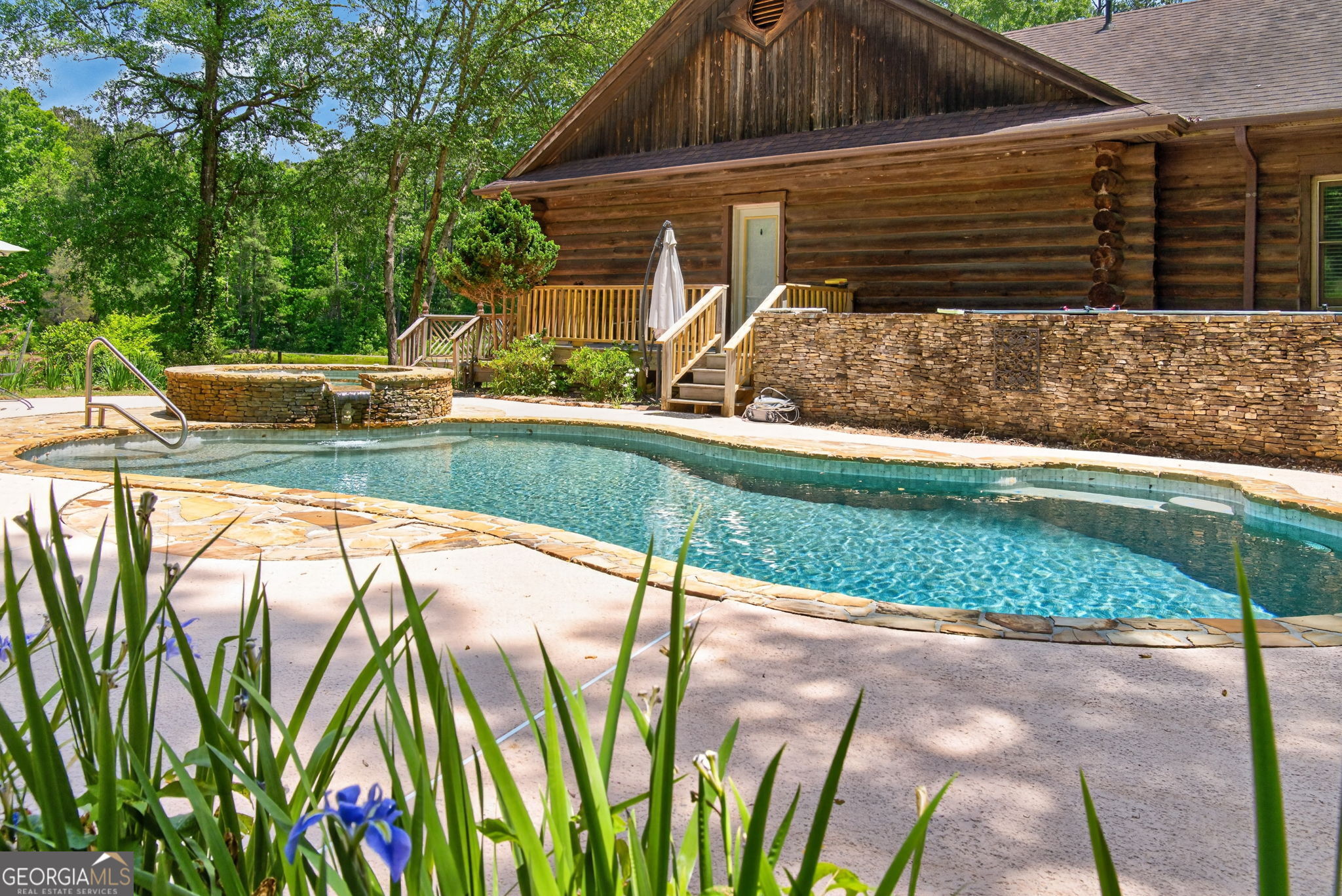 261 McIntosh CIR