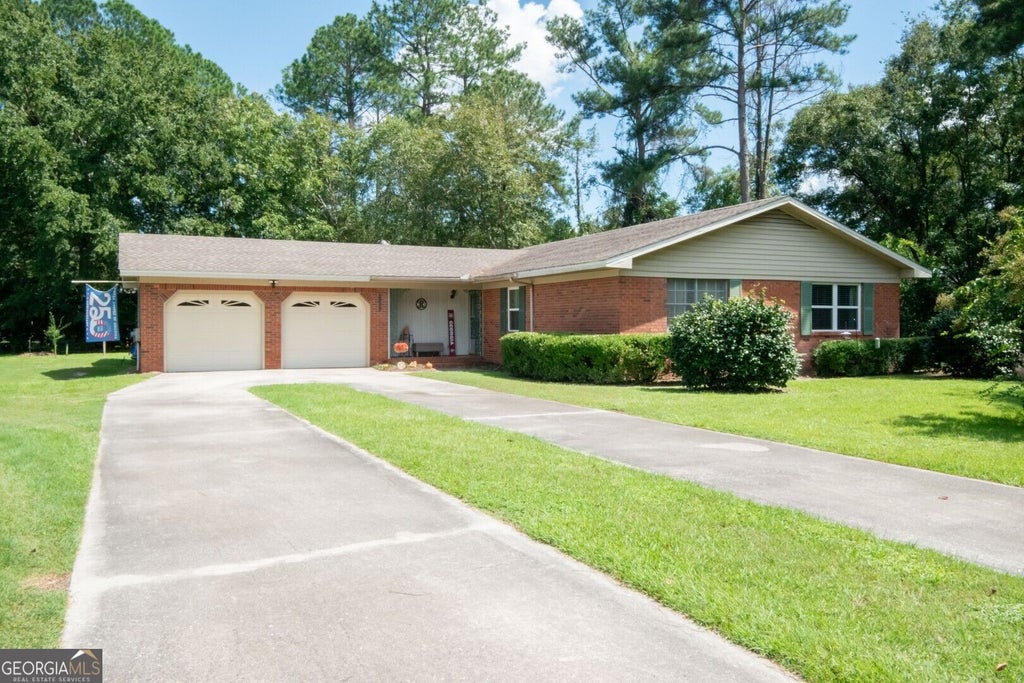 Photo of 2300 Walnut Lane, Waycross, GA 31501 (MLS # 10845326)