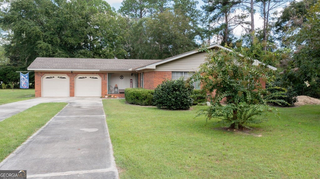 Photo of 2300 Walnut Lane, Waycross, GA 31501 (MLS # 10845326)