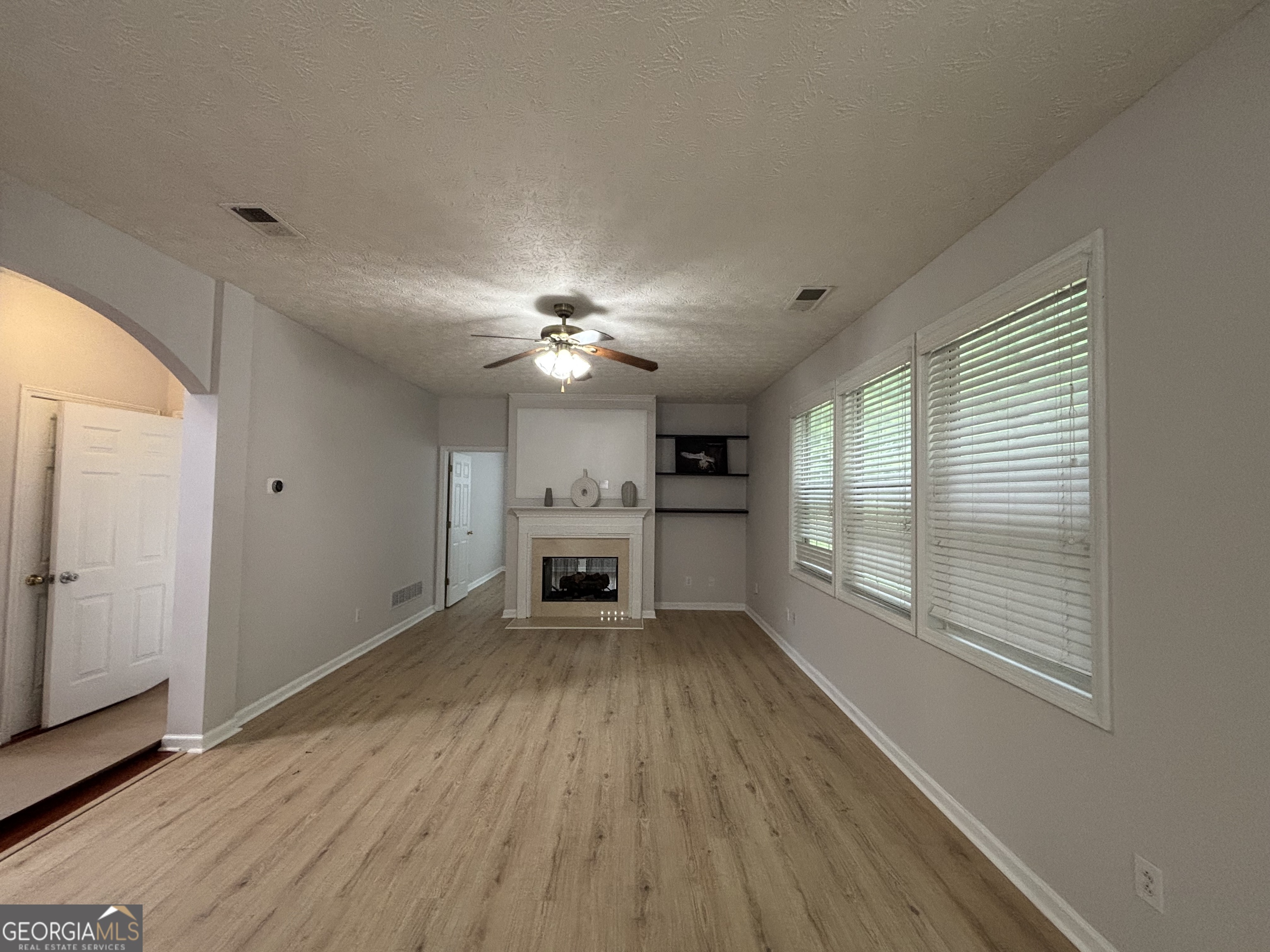 2402 Greenside CT