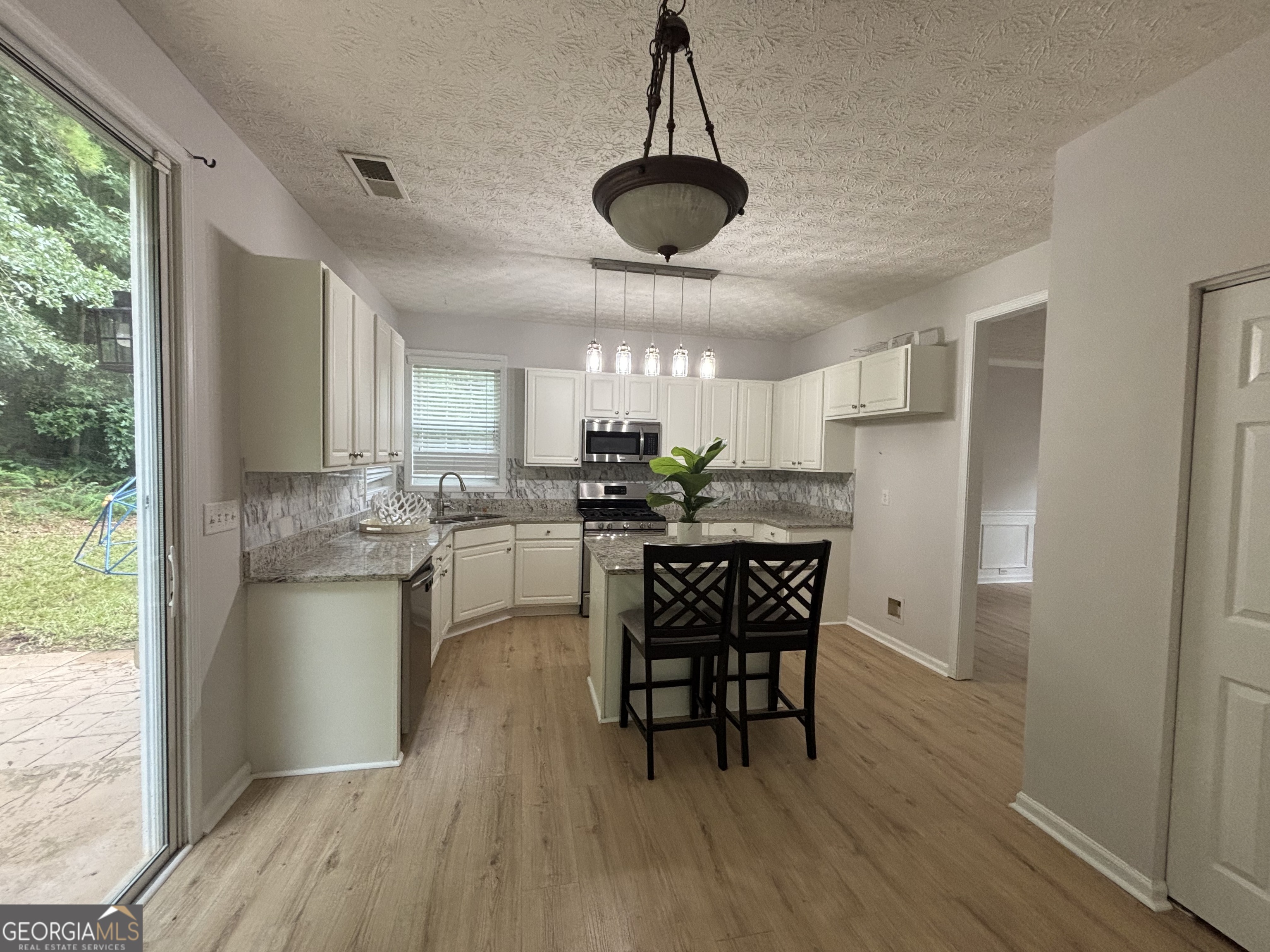 2402 Greenside CT