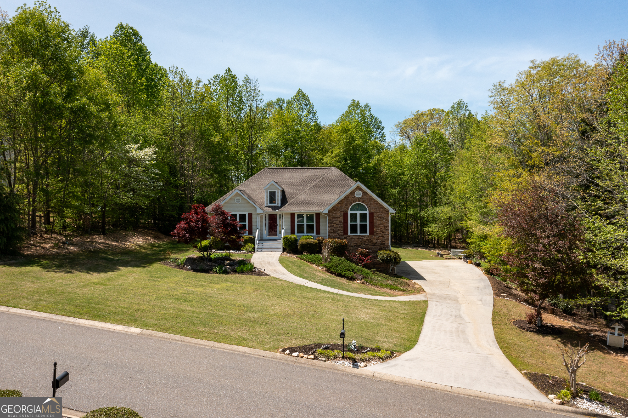 6935 Autumn Hills DR