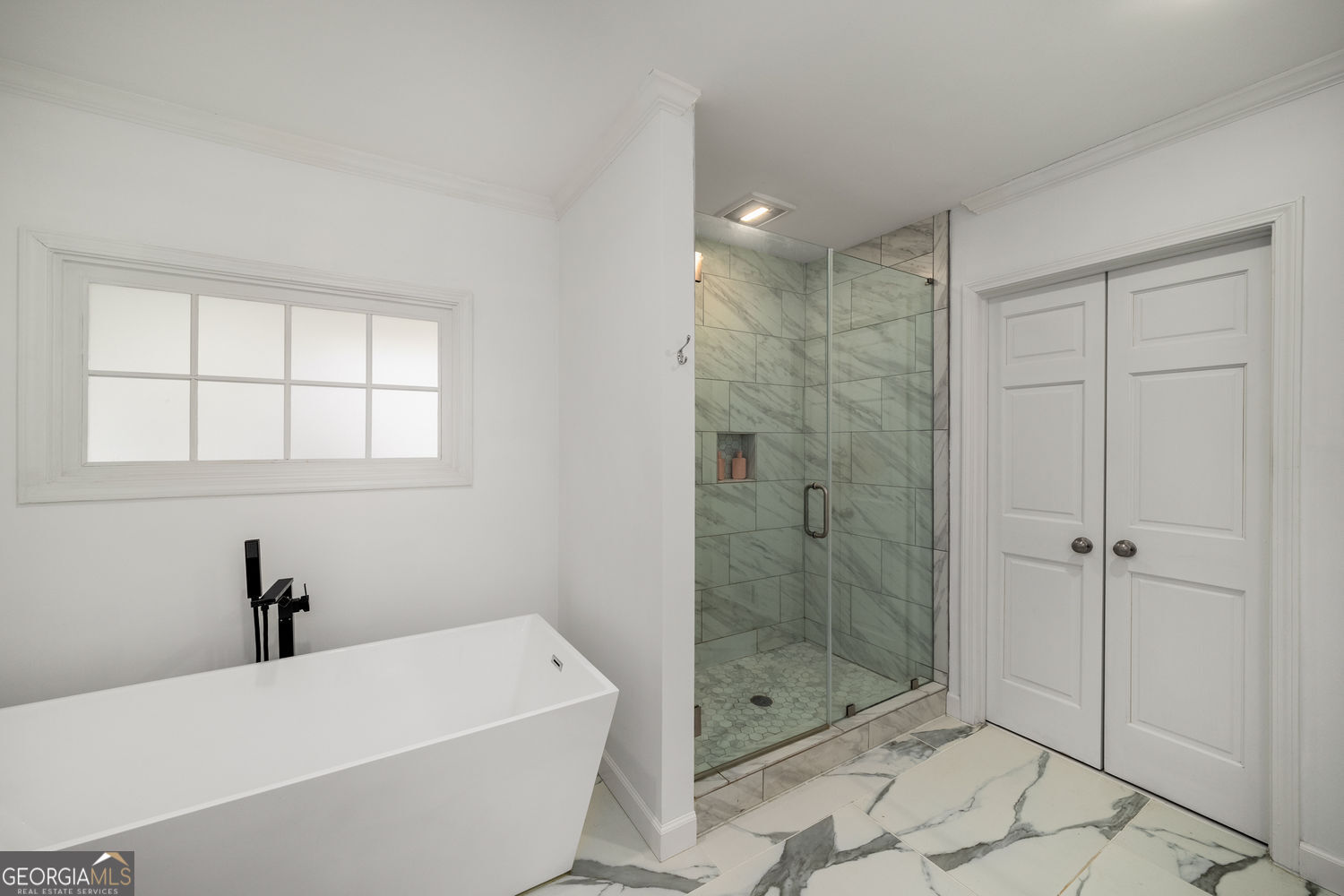 570 Glen Eagles CIR SE