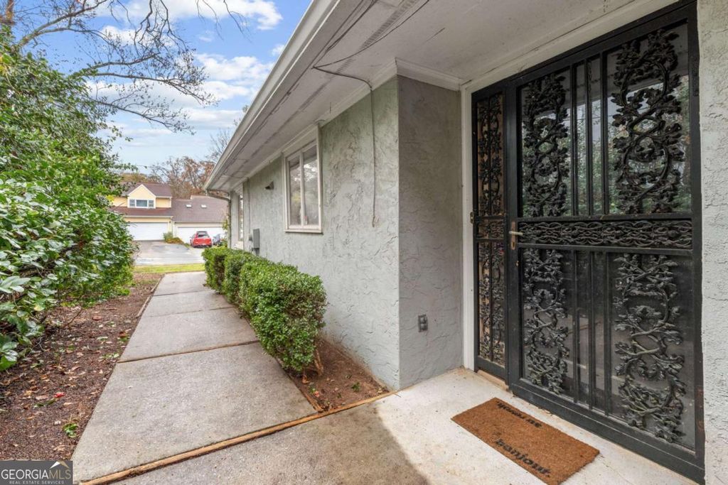 Photo of 1486 Briaroaks Trail NE, Atlanta, GA 30329 (MLS # 10655901)