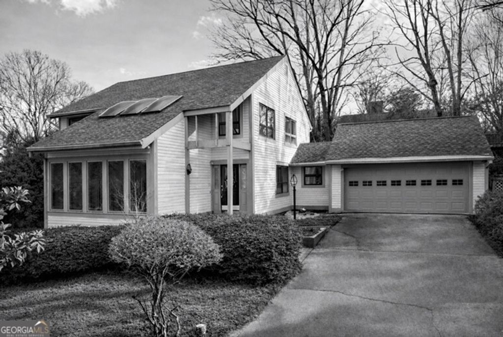 Photo of 1456 Heritage Road, Gainesville, GA 30501 (MLS # 10686318)