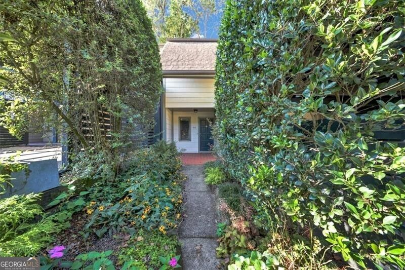 46 Forrest PL