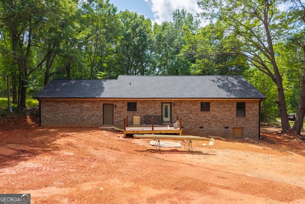 Photo of 124 Baskins Ext, Canon, GA 30520 (MLS # 10756429)