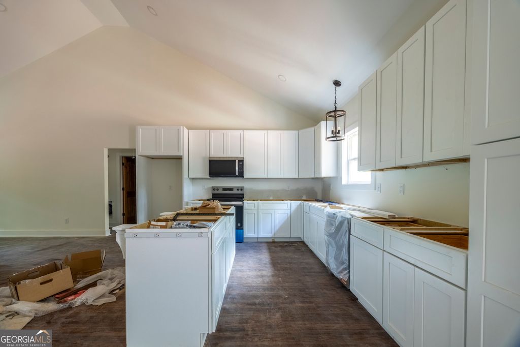 Photo of 124 Baskins Ext, Canon, GA 30520 (MLS # 10756429)