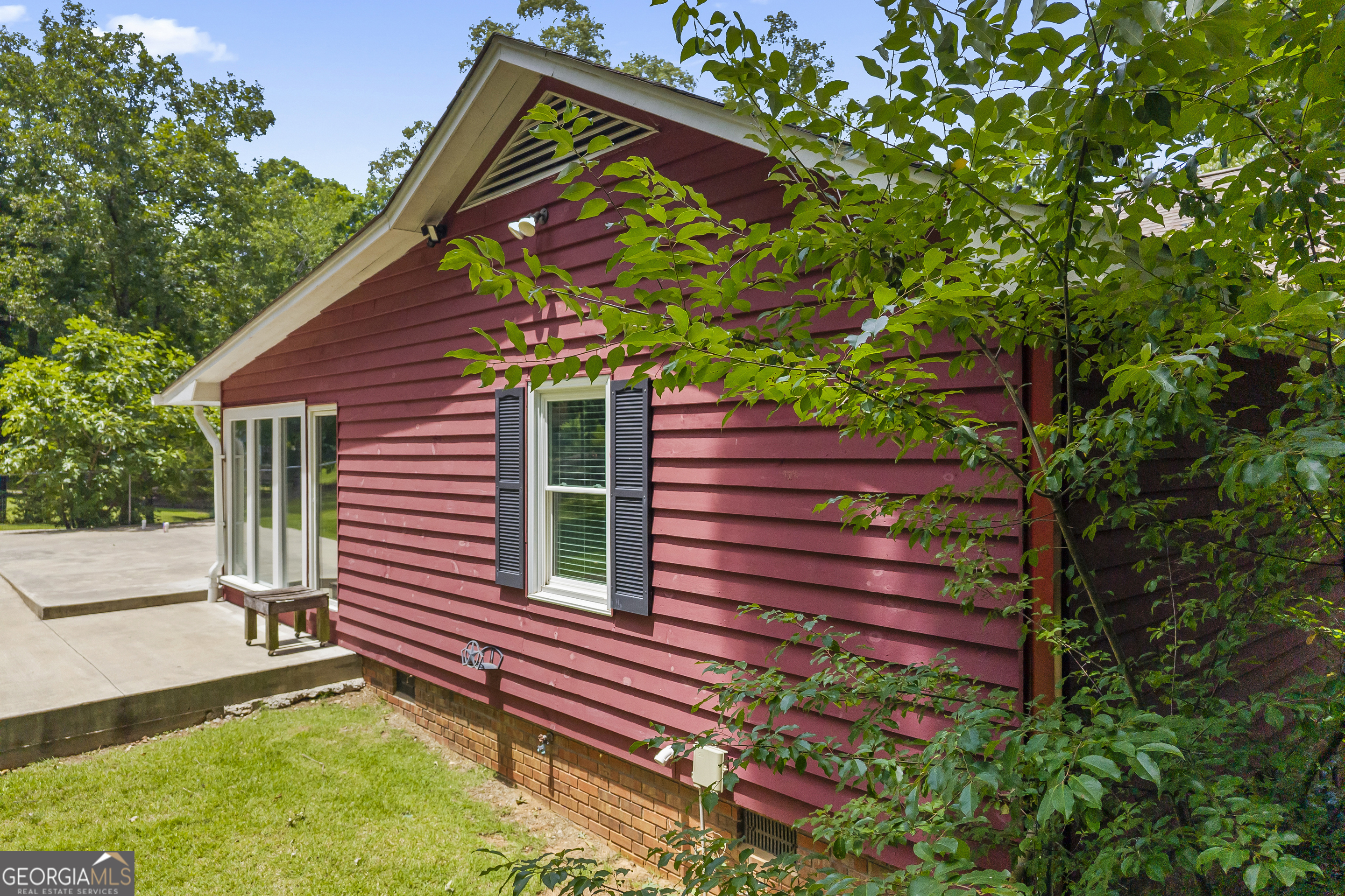 364 Ridgewood DR