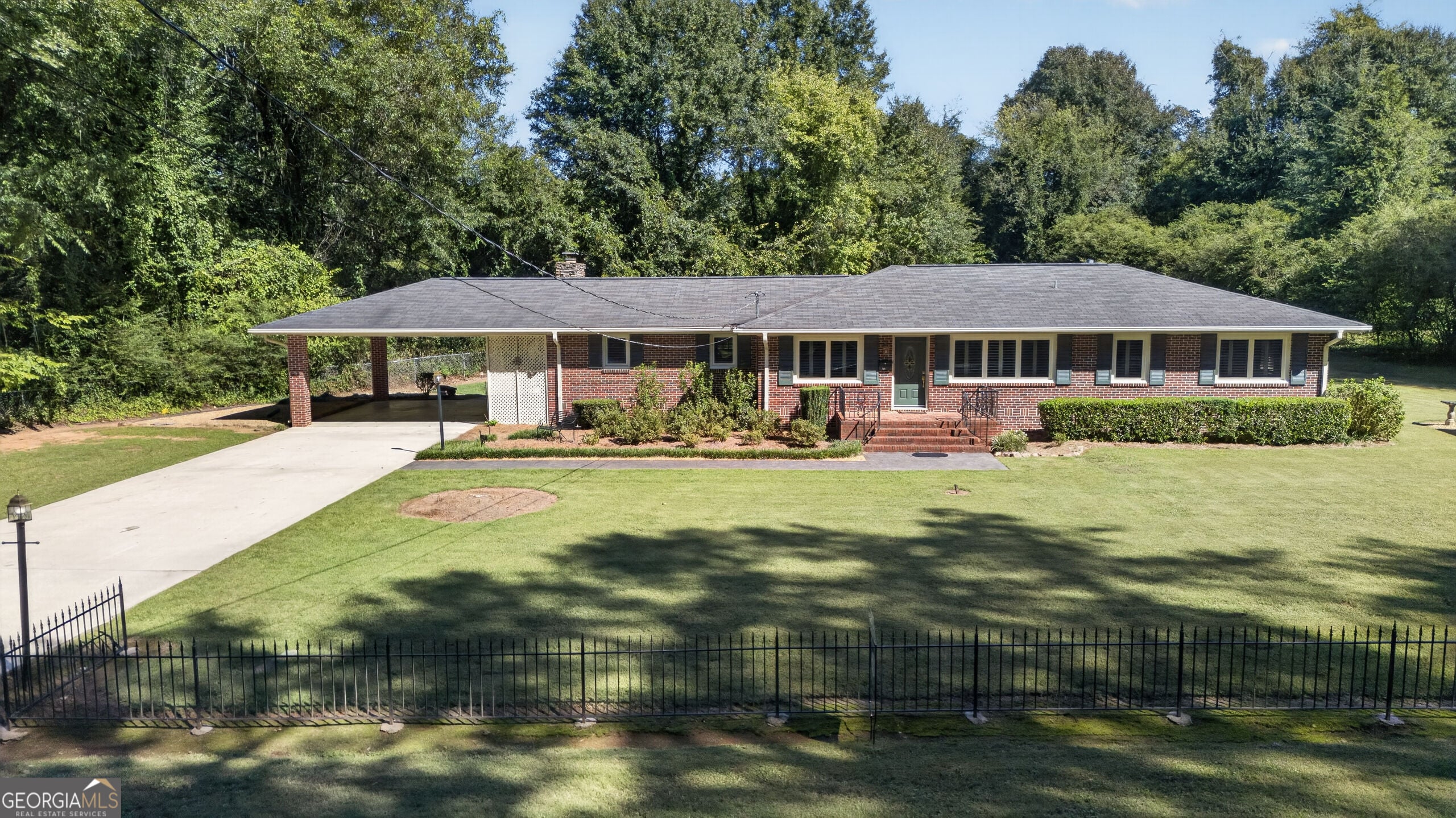 110 Sequoia Drive SE