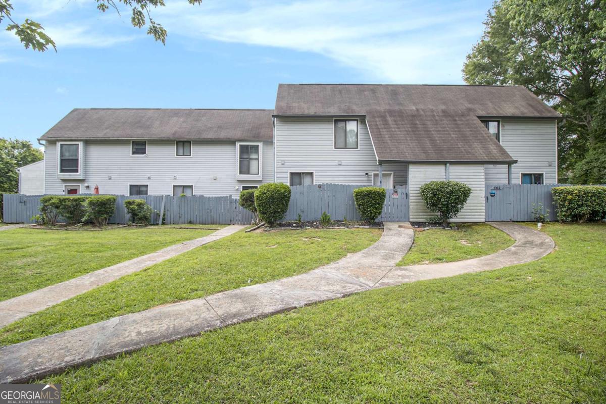 556 Country Greens DR