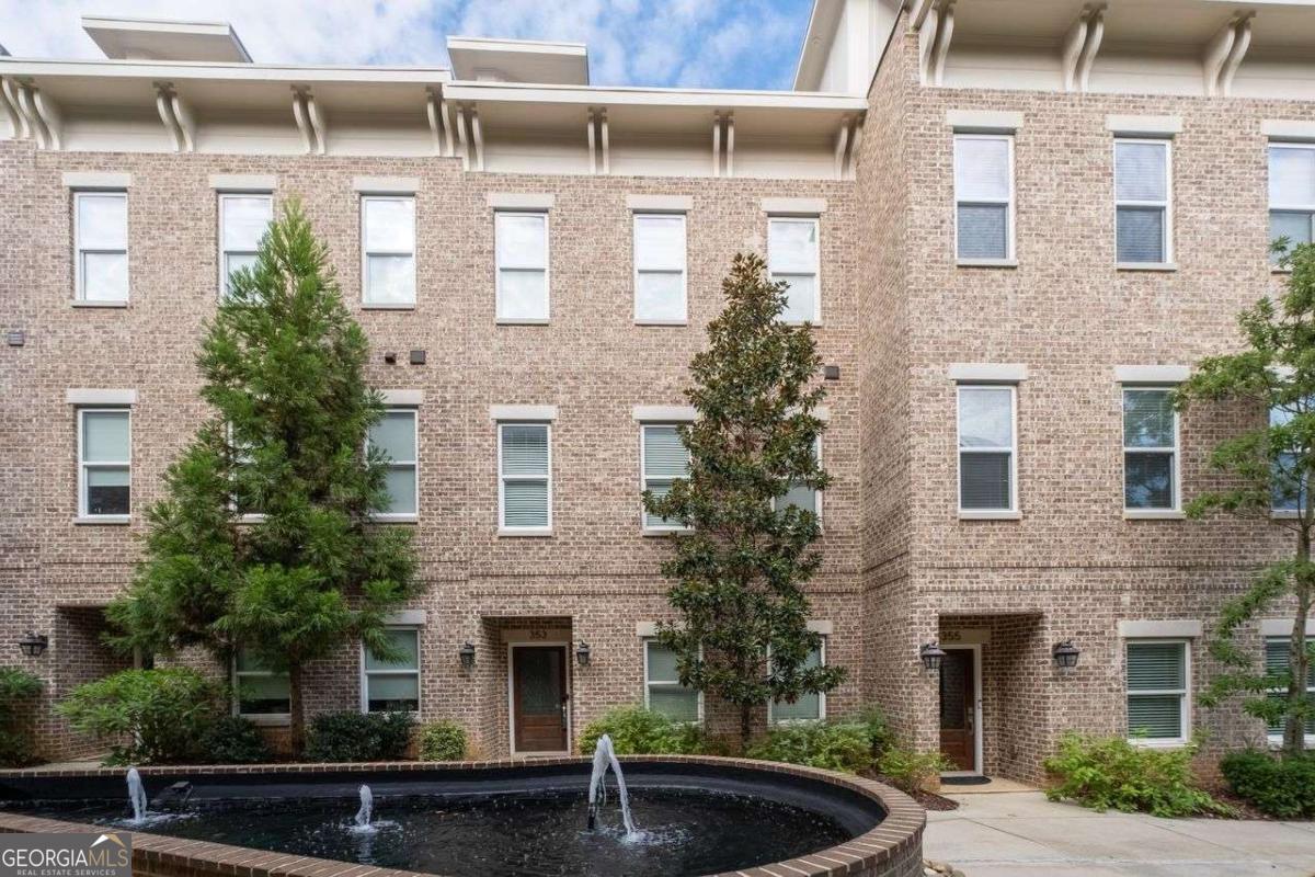 353 Brownstones CIR NE