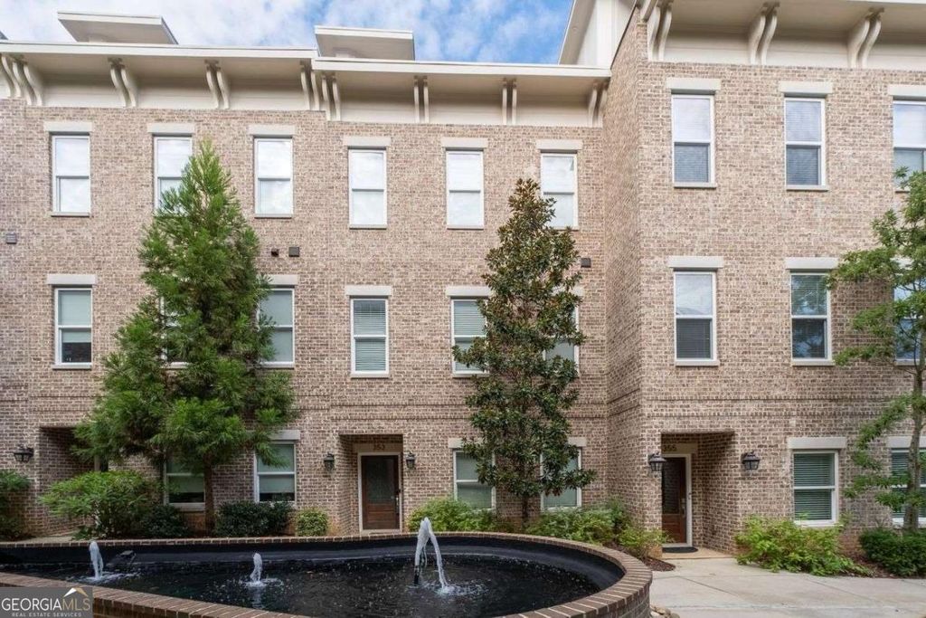 Photo of 353 Brownstones Circle NE, Atlanta, GA 30312 (MLS # 10672153)