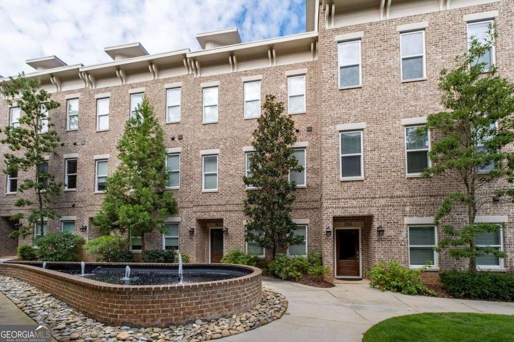 Photo of 353 Brownstones Circle NE, Atlanta, GA 30312 (MLS # 10672153)