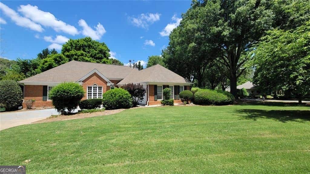 Photo of 5005 Johns Creek Court, Alpharetta, GA 30022 (MLS # 10834619)