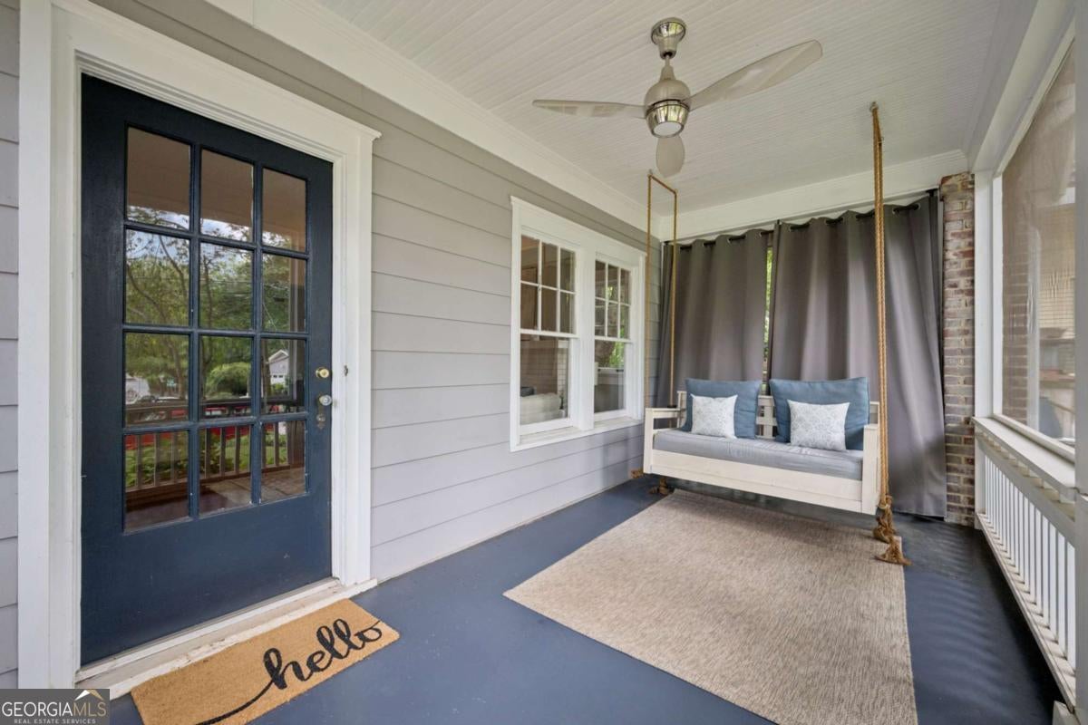 211 Greenwood CIR