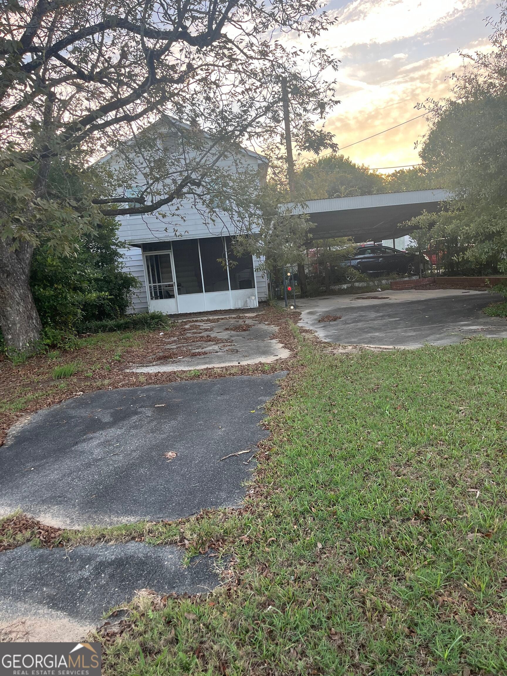 3284 Houston AVE