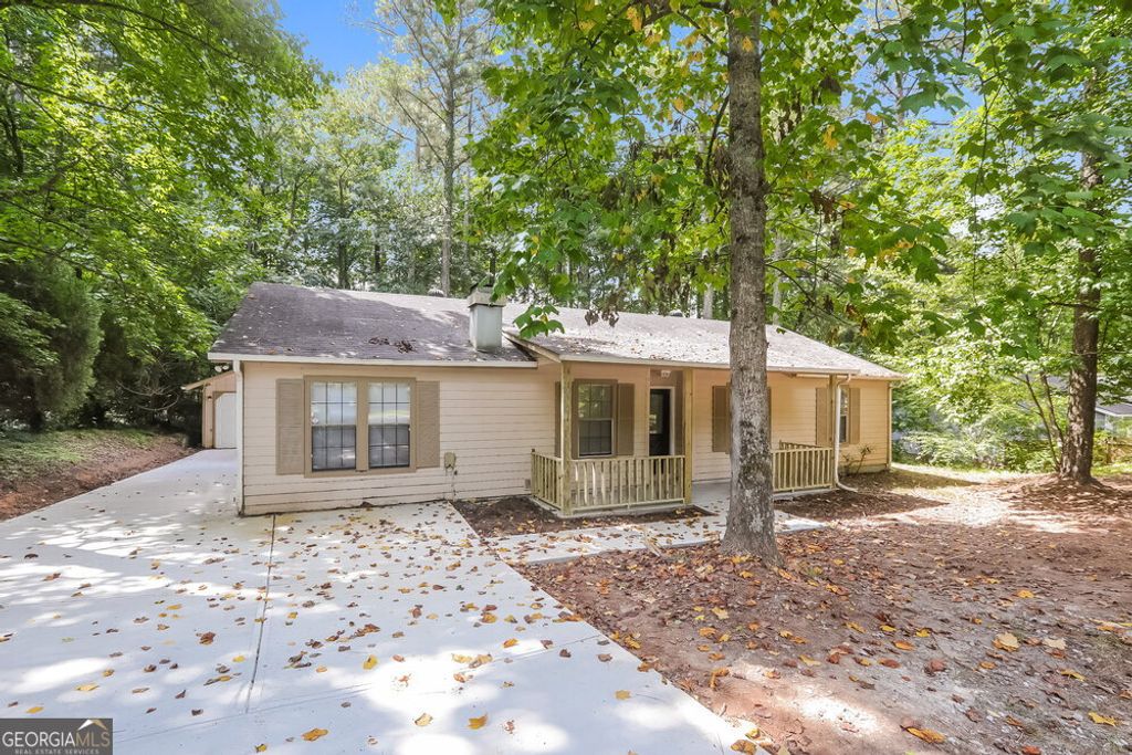 Photo of 1964 Taffeta Trail, Lithonia, GA 30058 (MLS # 10697252)