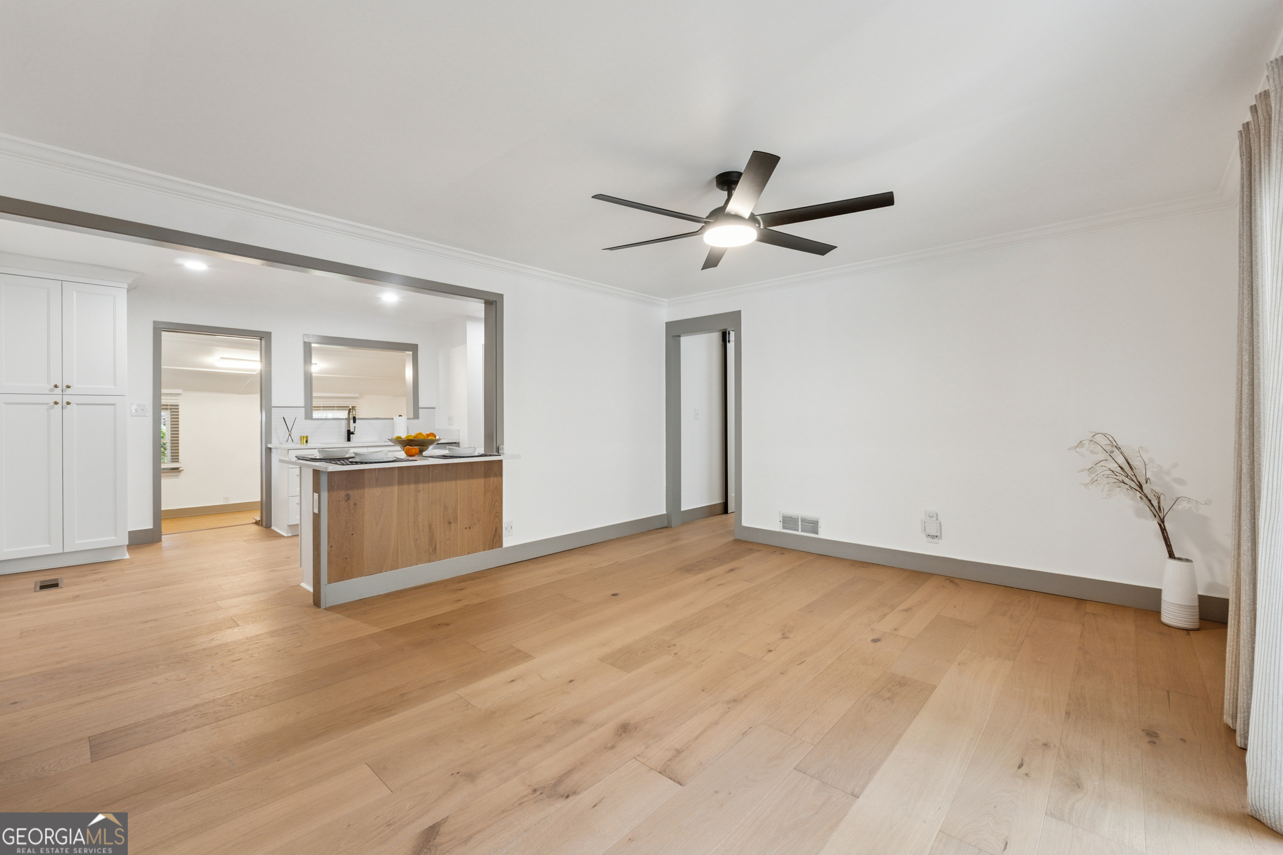 2010 Glenroy DR SE