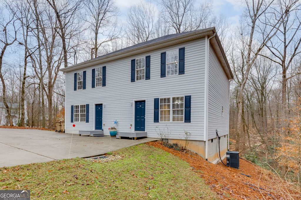 Photo of 2950 Bridge Drive, Gainesville, GA 30506 (MLS # 10686917)