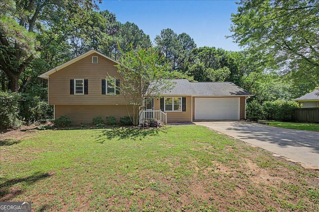 Photo of 558 Peeples Valley Road NE, Cartersville, GA 30121 (MLS # 10777251)
