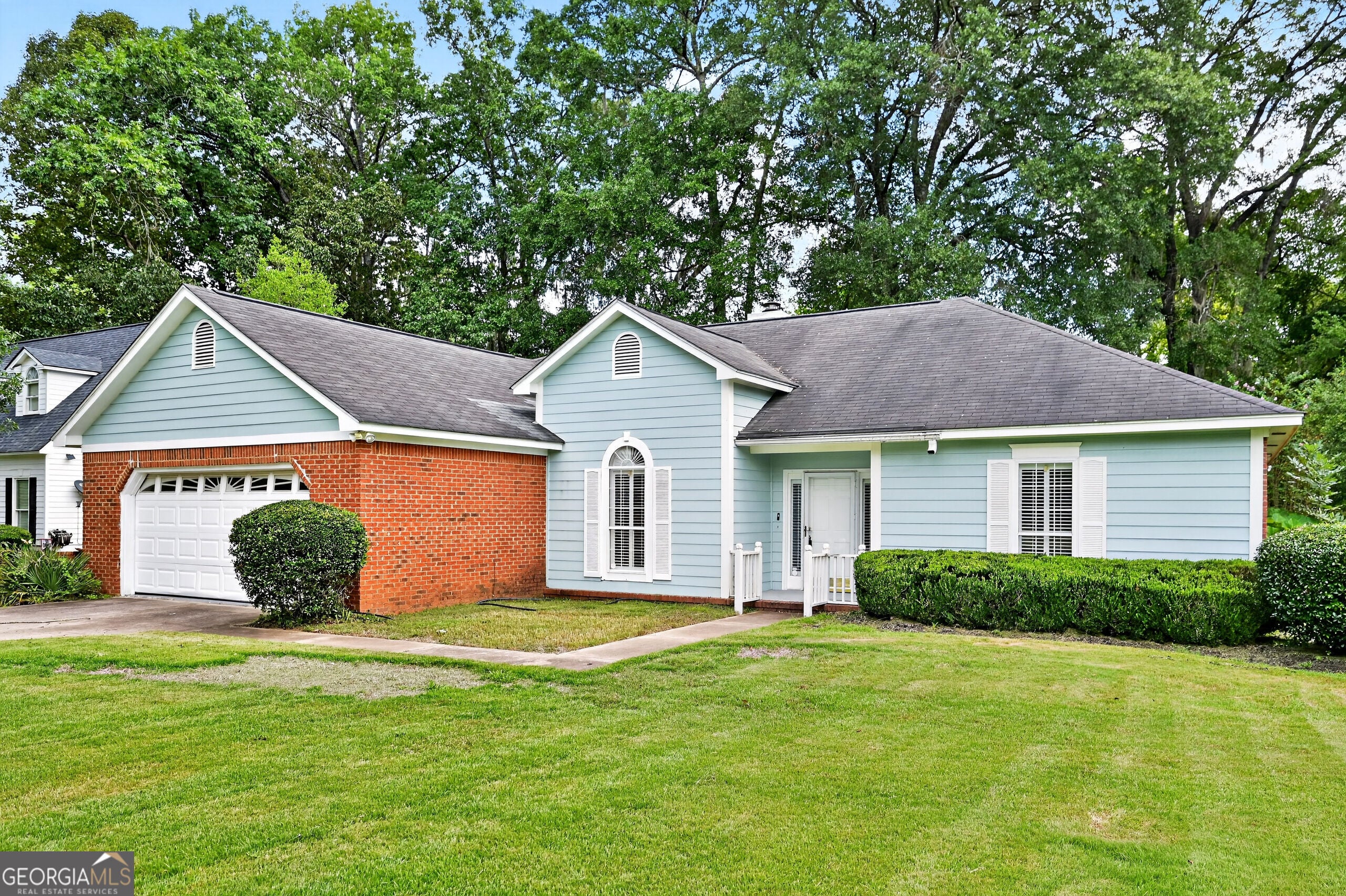 218 Hummingbird LN