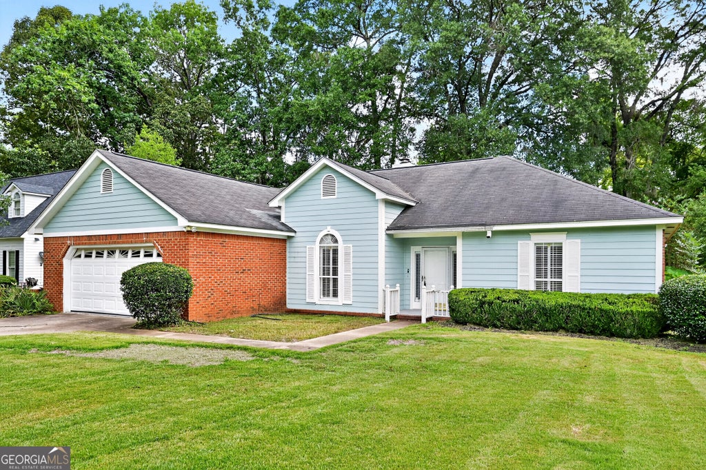 Photo of 218 Hummingbird Lane, Albany, GA 31707 (MLS # 10841010)