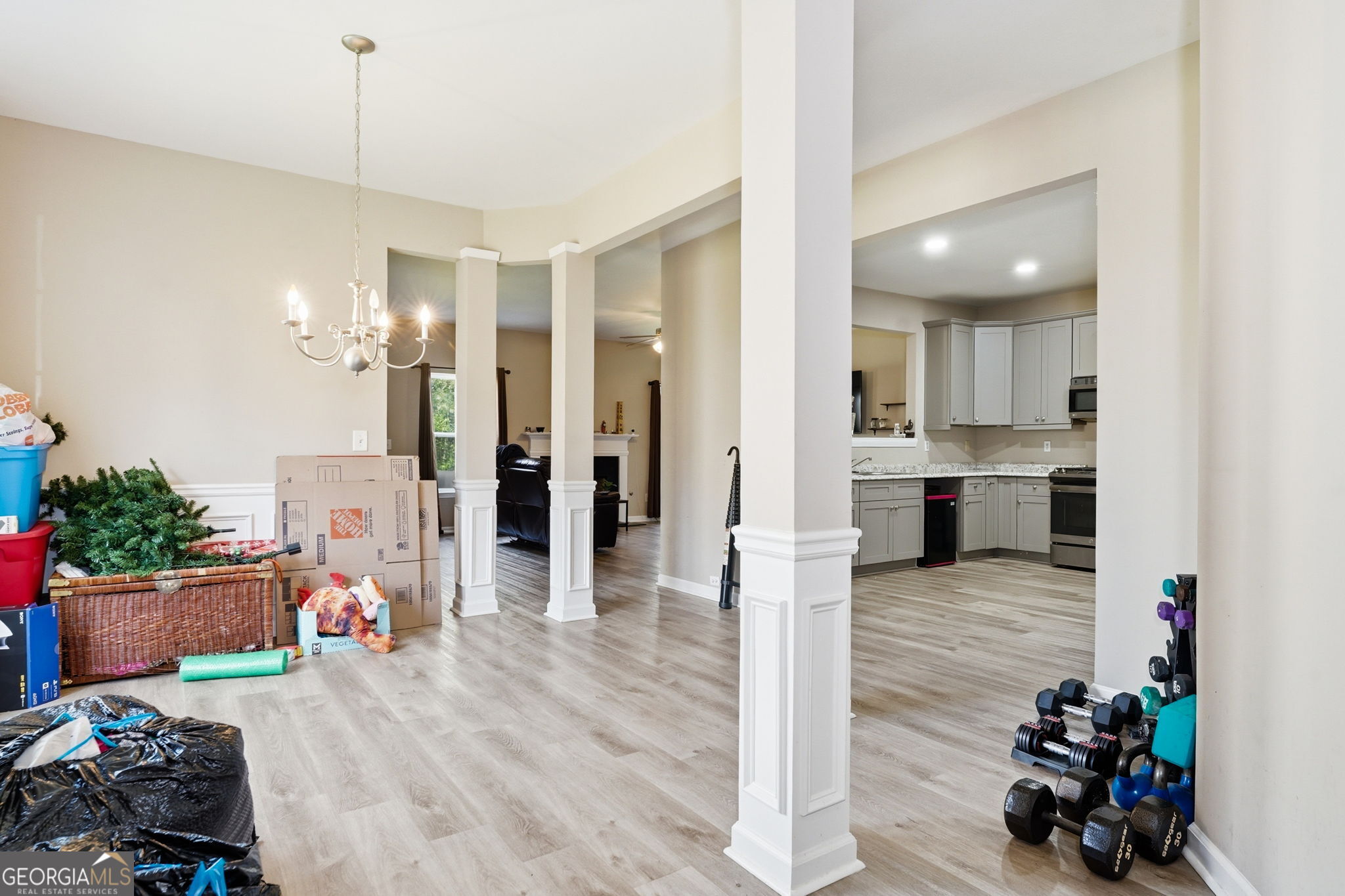 2415 Valley Creek DR