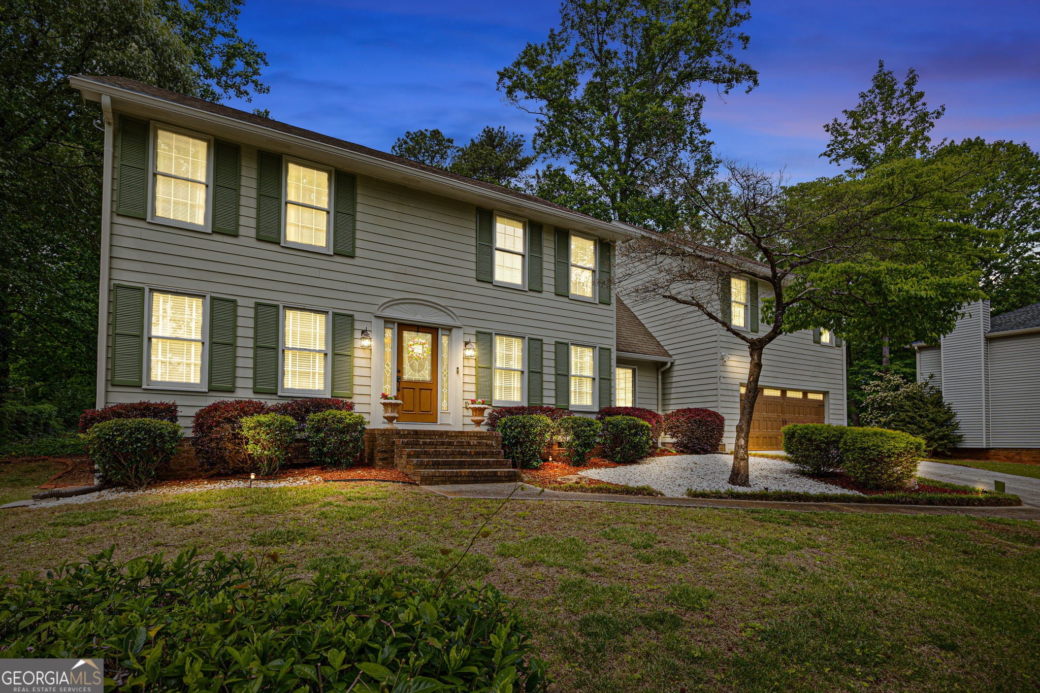 4544 Queen Anne CT SE
