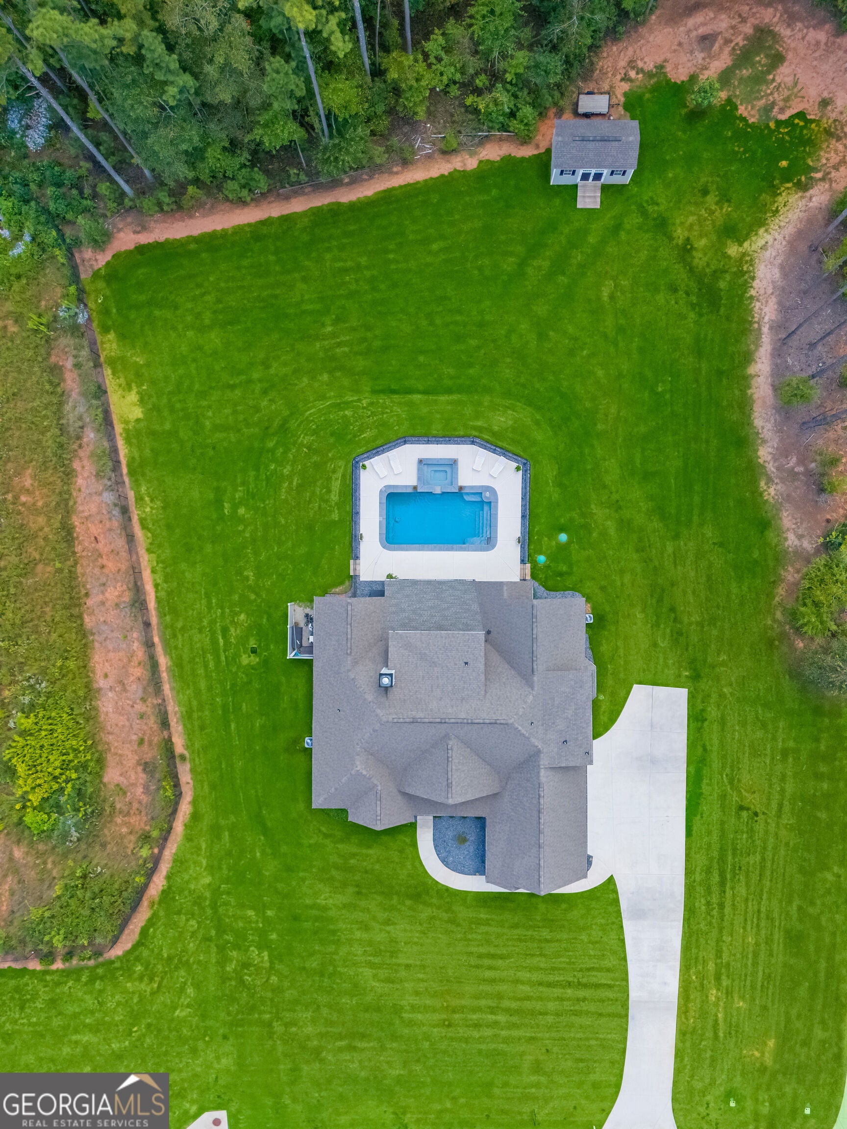 82 Riverstone DR