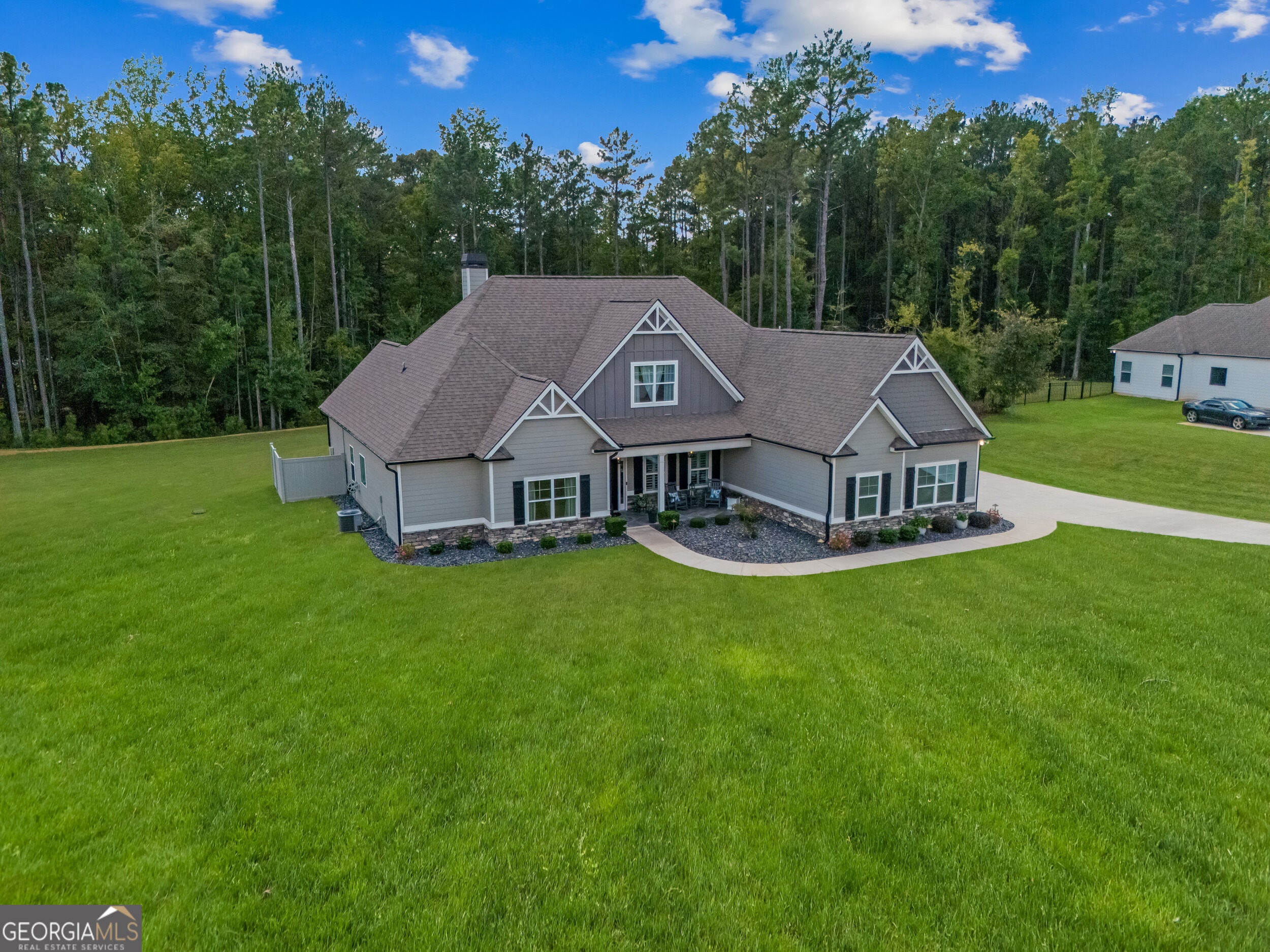 82 Riverstone DR