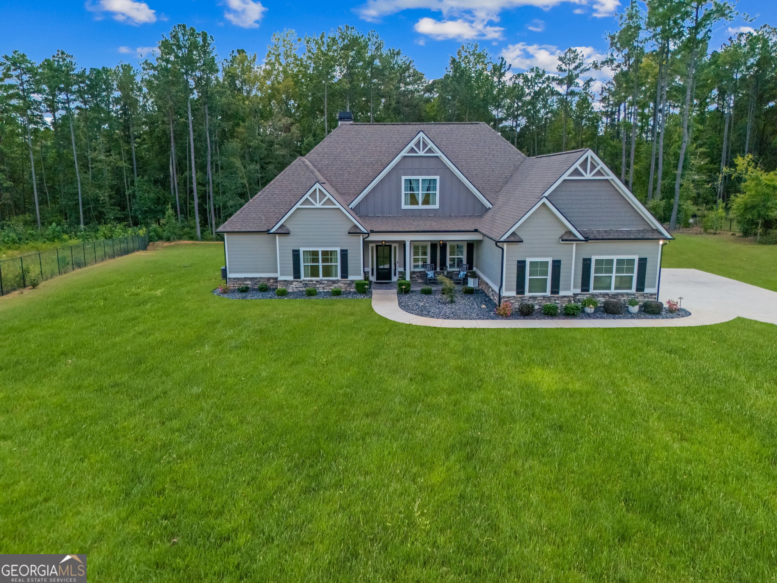 82 Riverstone DR
