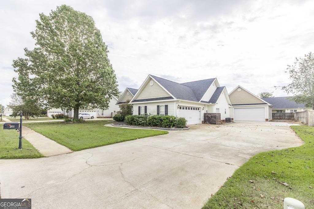 204 Lovorn CIR