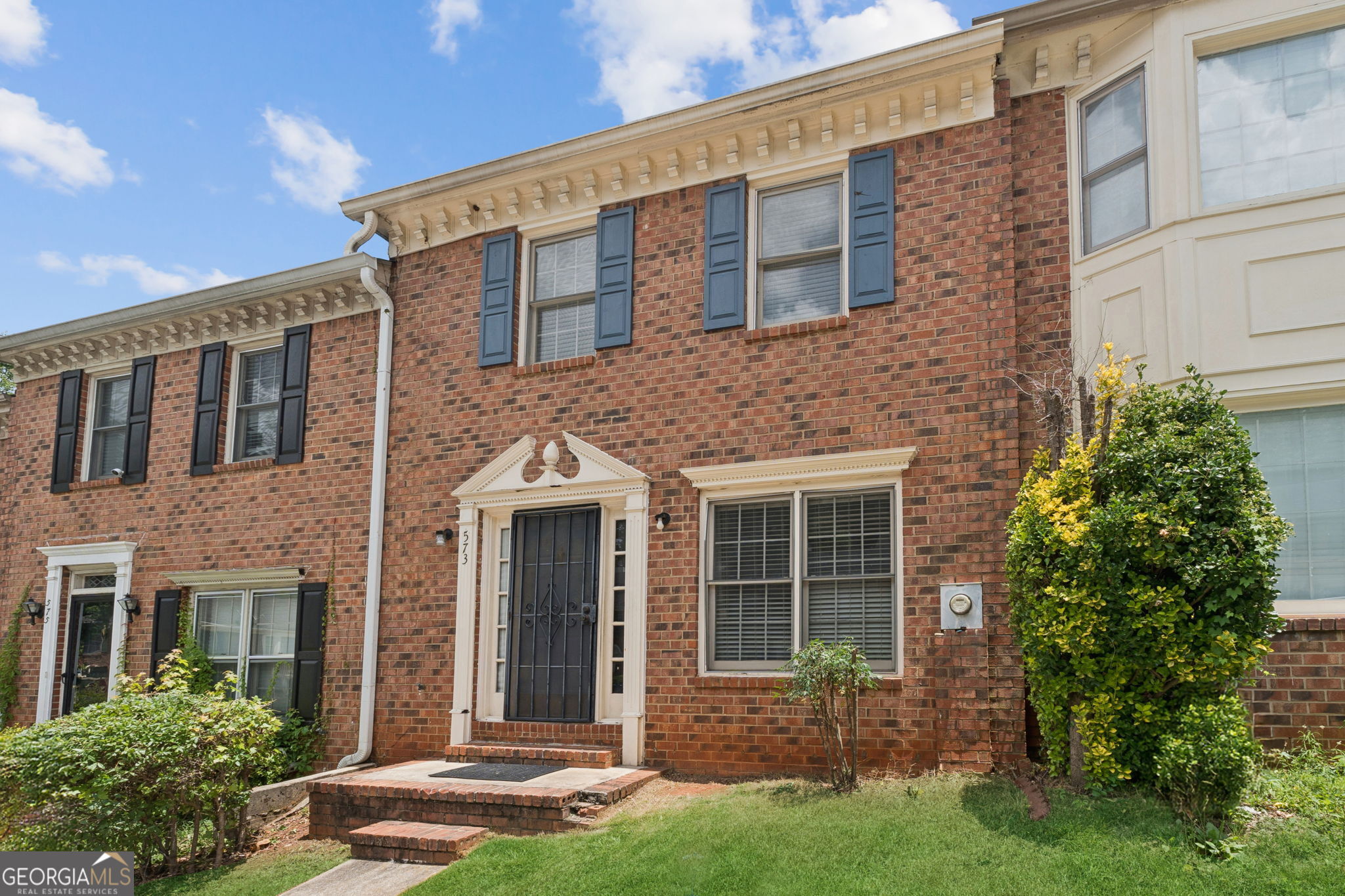 573 Hambrick SQ