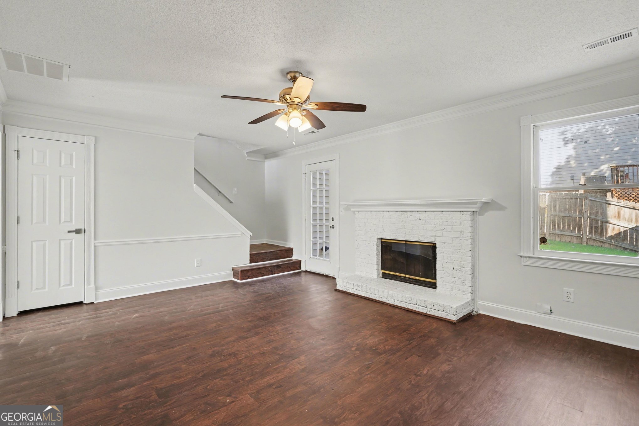 1230 Poplar Pointe SE