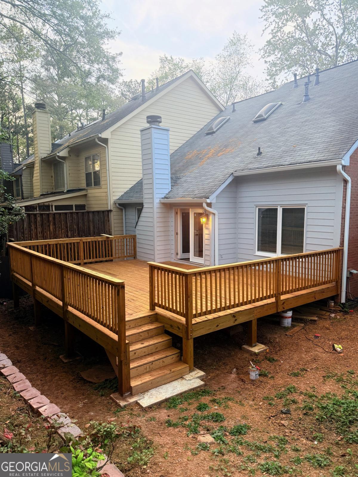 255 Dunwoody Creek CIR