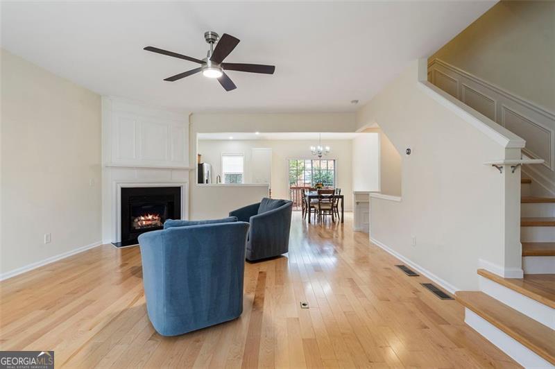 3016 GLENDOWER WAY